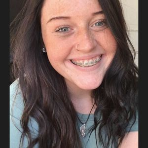 Meet your Posher, Alexis